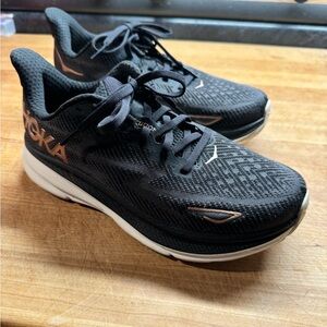 Hoka tennis shoes. Great condition.